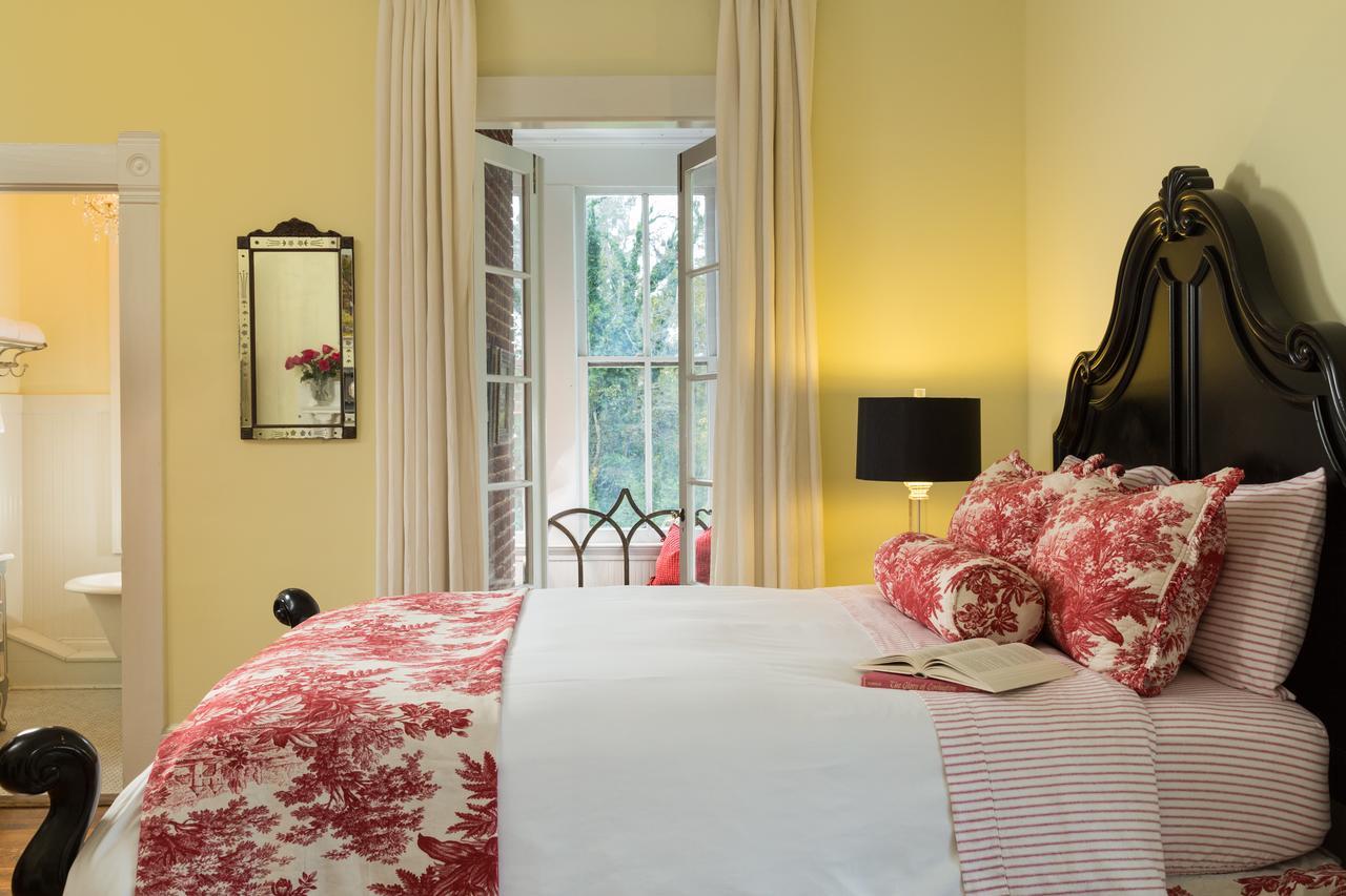 The Twelve Oaks Bed & Breakfast Covington Room photo